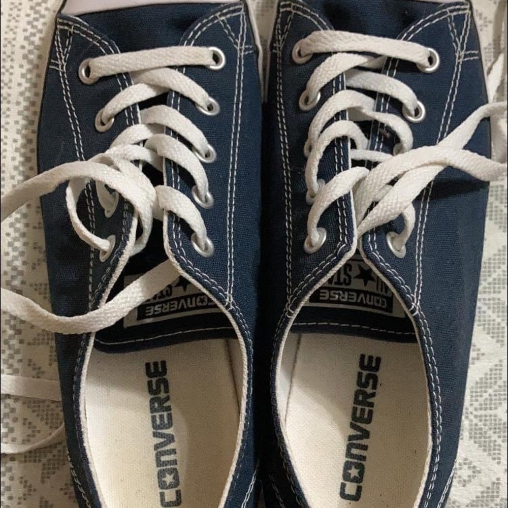 Navy Converse All-Stars